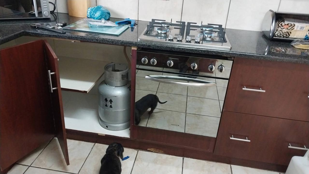 Installed cylinder serving a household gas stove